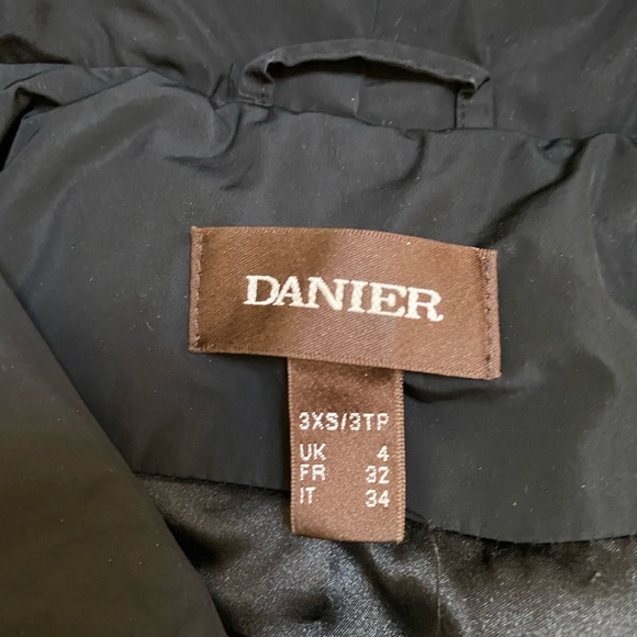 Danier Leather Puffer Jacket - Picture 4 of 8